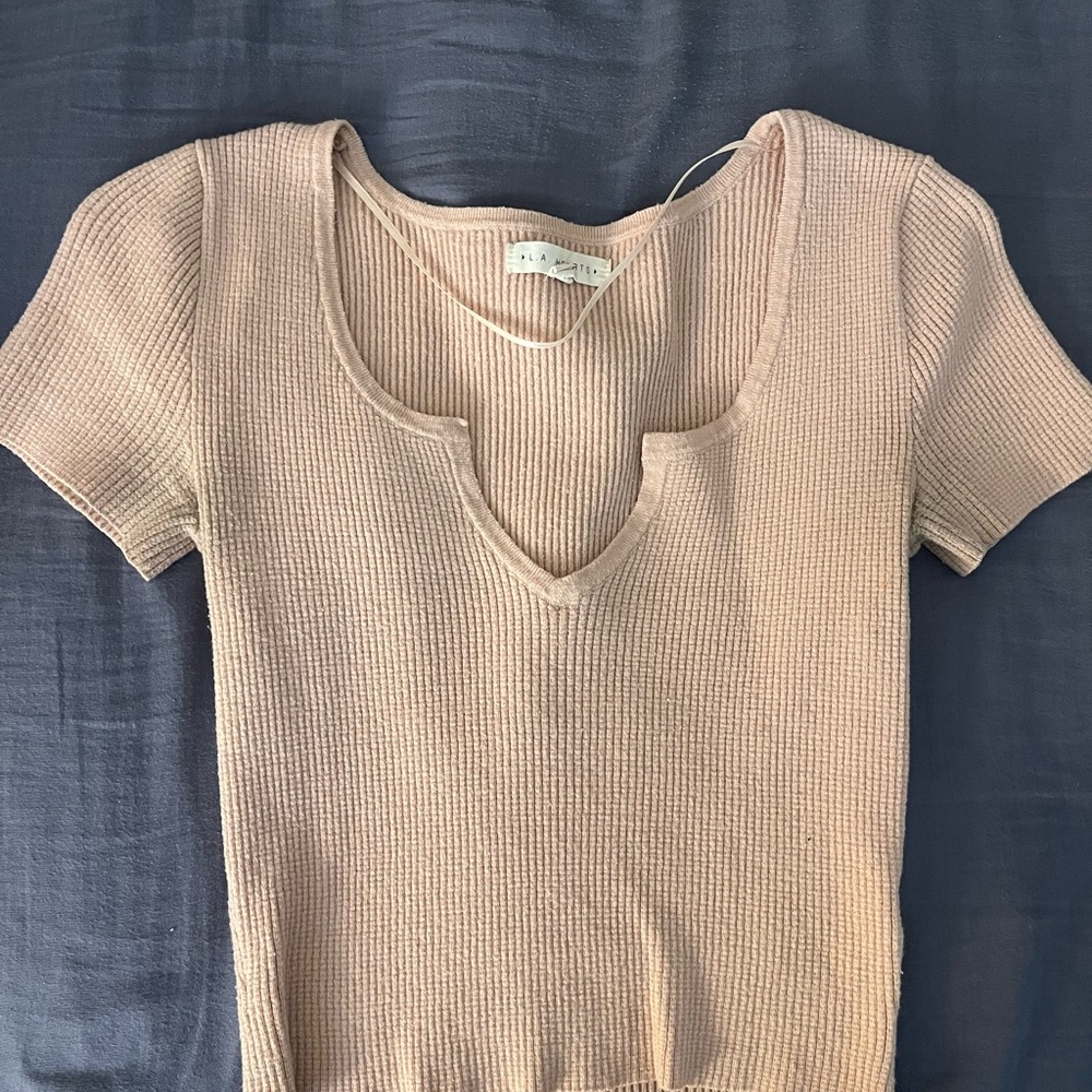 La Hearts Ribbed V-Neck Short Sleeve Top - Cream